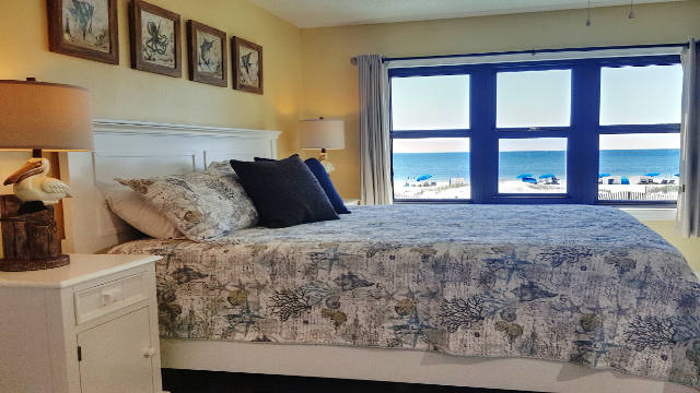 Master King Bed - see beach from bed